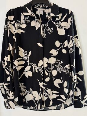 H&M Black & cream floral button-up blouse